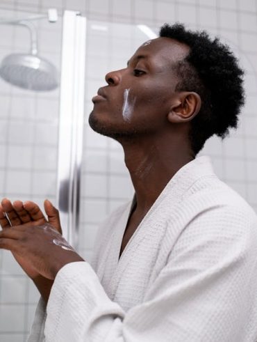 Best Shampoo for Men in India: Top 10 Picks for 2024