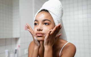 Cerave Vs La Roche-Posay Hydrating Cleanser: CeraVe vs. La Roche-Posay: The Hydrating Cleanser for a Broken Barrier