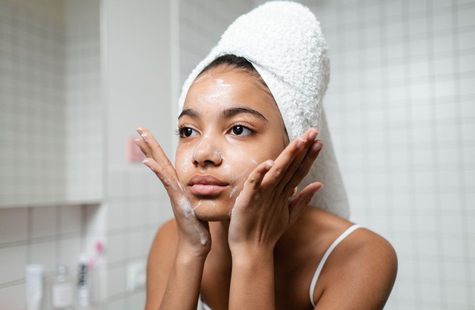 Cerave Vs La Roche-Posay Hydrating Cleanser: CeraVe vs. La Roche-Posay: The Hydrating Cleanser for a Broken Barrier