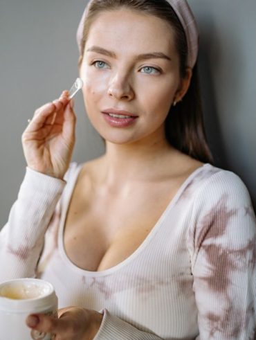Drugstore Skincare For Dry Sensitive Skin: Drugstore Skincare for Dry, Sensitive Skin: 7 Picks Under 