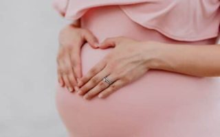 Top Fashion Tips For Styling Your Maternity Dresses