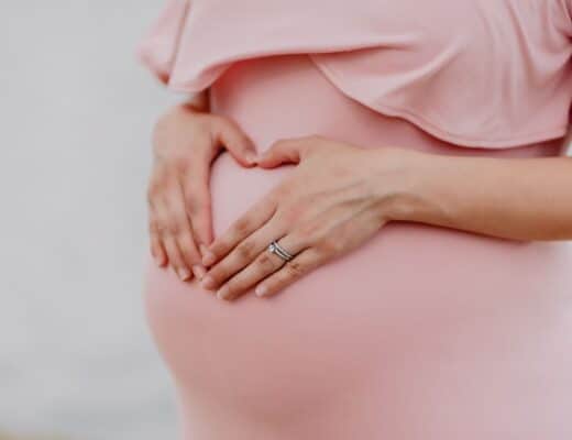 Top Fashion Tips For Styling Your Maternity Dresses