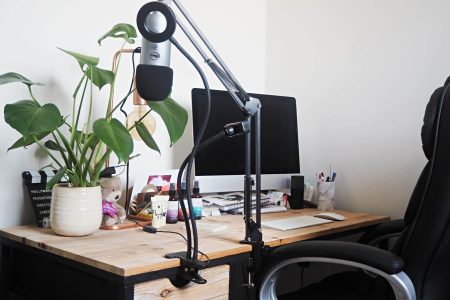 5 Benefits to Using a Standing Desk