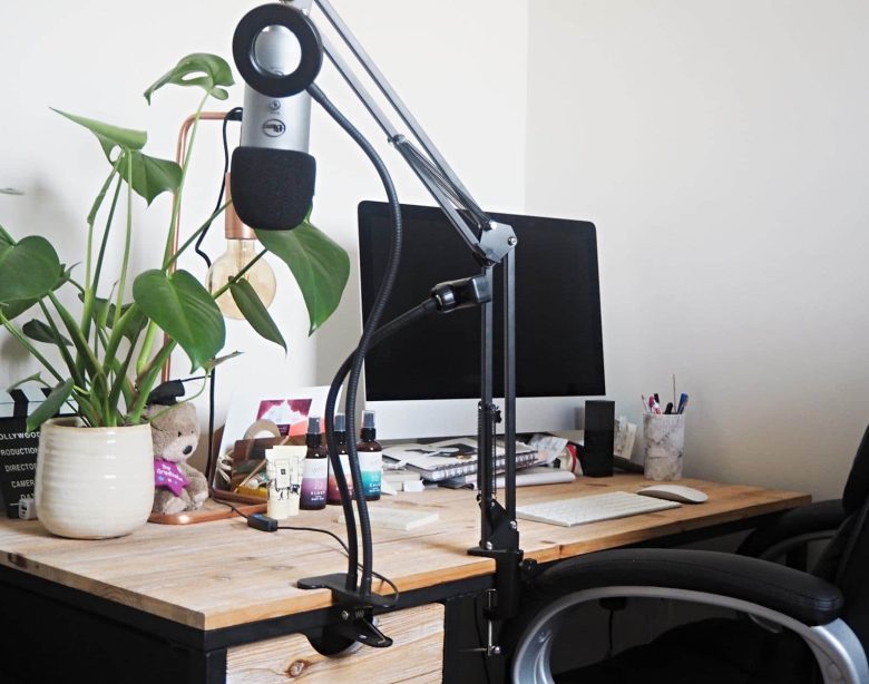 5 Benefits to Using a Standing Desk
