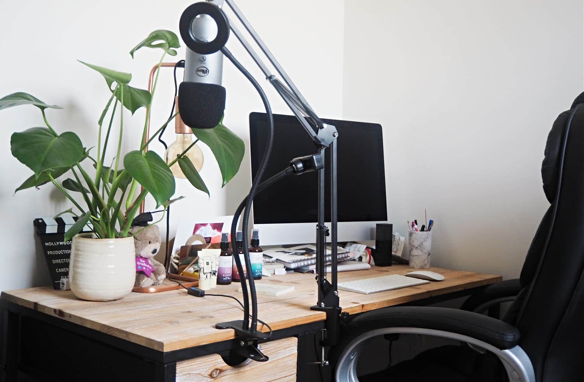 5 Benefits to Using a Standing Desk