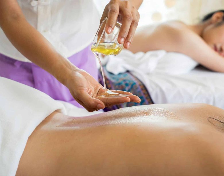 5 Ways a Couples Massage Can Improve Your Relationship