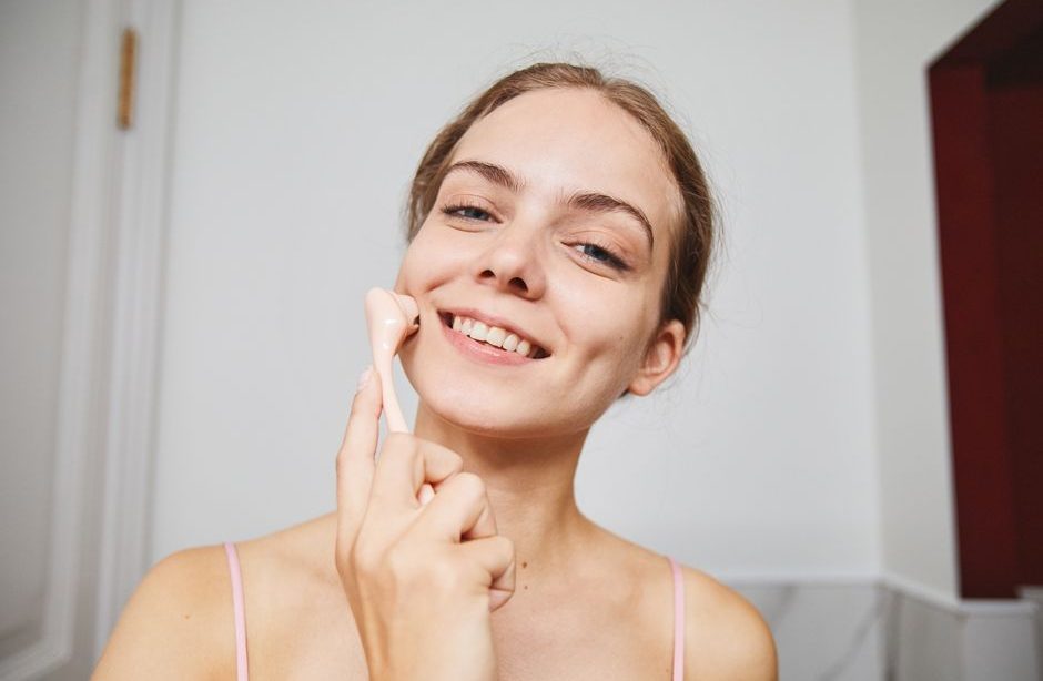 Ilia Super Serum Skin Tint vs Saie Slip Tint: 2026 Winner