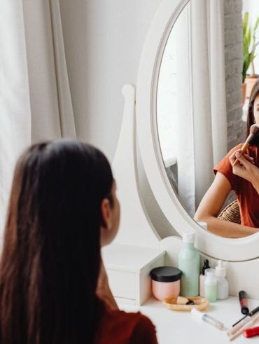 Makeup Brushes For Beginners: 7 Makeup Brushes Beginners Need and How to Use Them