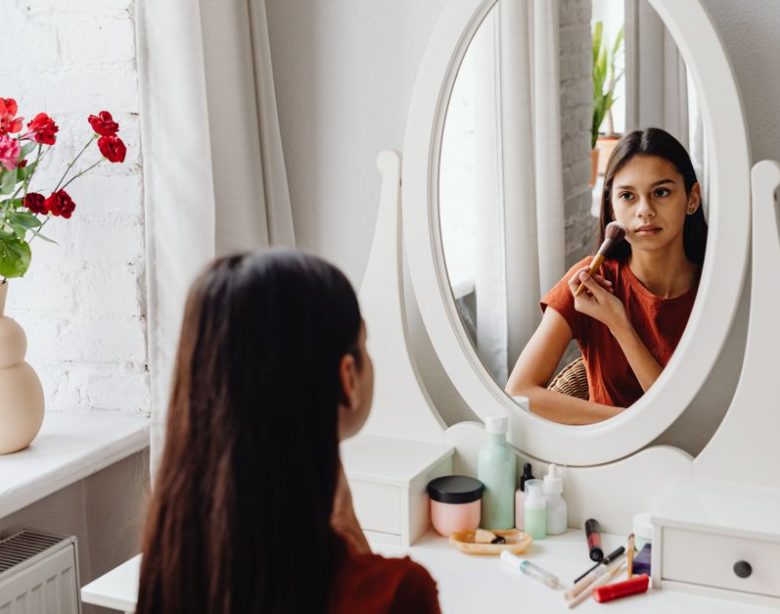 Makeup Brushes For Beginners: 7 Makeup Brushes Beginners Need and How to Use Them