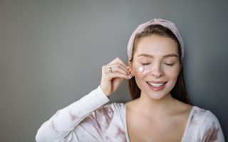 Mineral Vs Chemical Sunscreen For Sensitive Skin: Mineral vs Chemical Sunscreen: Best SPF for Sensitive Skin