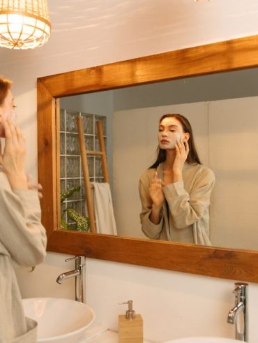 Minimalist Skincare Routine Oily Acne-Prone Skin: Oily, Acne-Prone Skin: The 4-Step Routine That Actually Works
