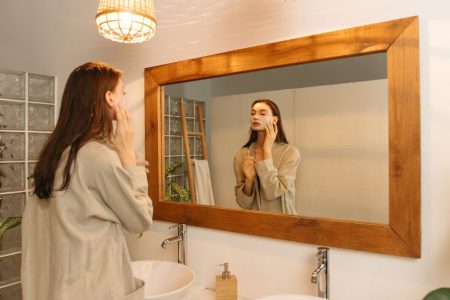 Minimalist Skincare Routine Oily Acne-Prone Skin: Oily, Acne-Prone Skin: The 4-Step Routine That Actually Works