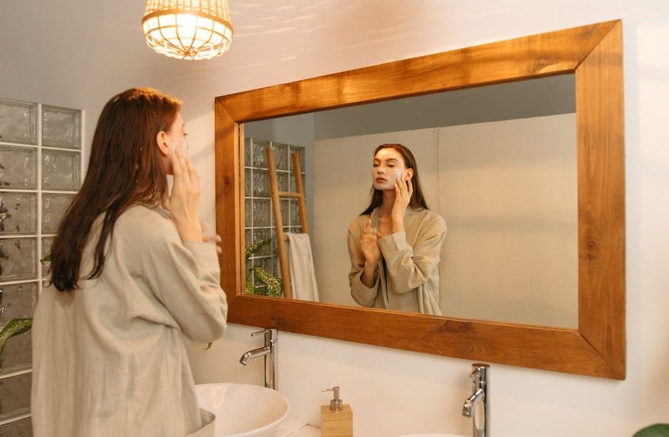 Minimalist Skincare Routine Oily Acne-Prone Skin: Oily, Acne-Prone Skin: The 4-Step Routine That Actually Works