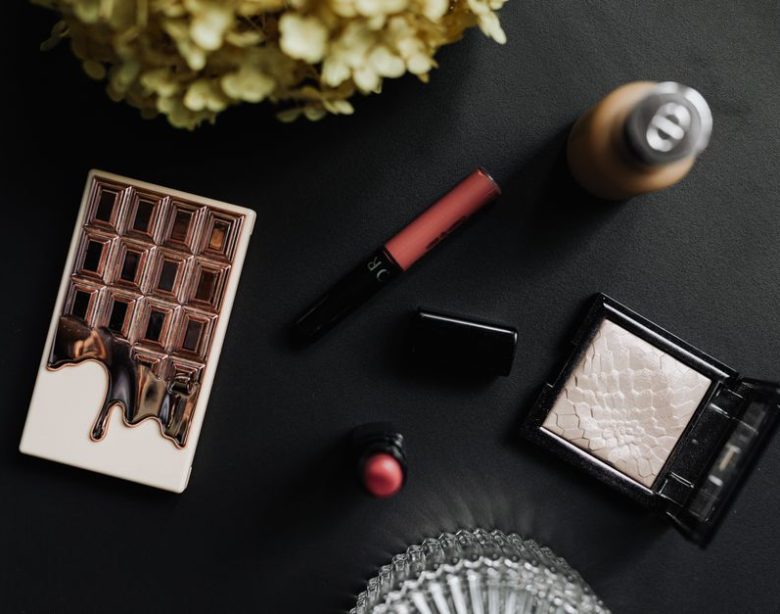 Perfume For Women High Heel: High Heel Perfume Bottles: Why Shape Matters More Than the Scent Perfume For Women High Heel: High Heel Perfume Bottles: Why Shape Matters More Than the Scent
