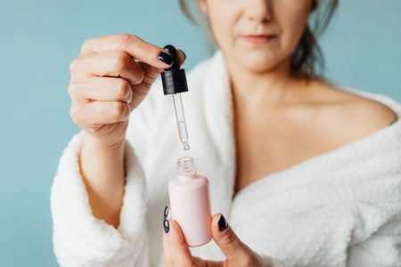 5 Retinol Serums for Beginners Over 40 in 2026