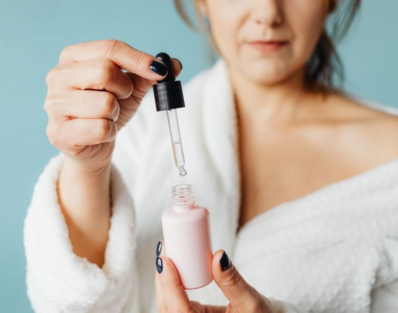 5 Retinol Serums for Beginners Over 40 in 2026