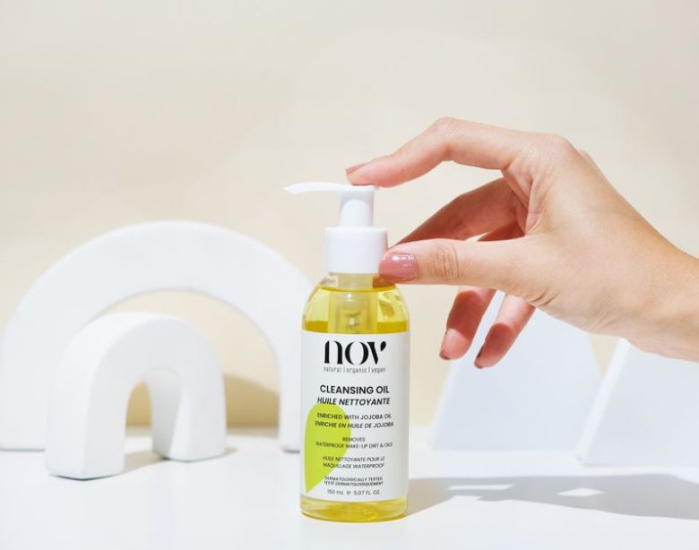 Skincare Products For Dry Sensitive Skin: 7 Holy Grail Skincare Products for Dry, Sensitive Skin (2026)